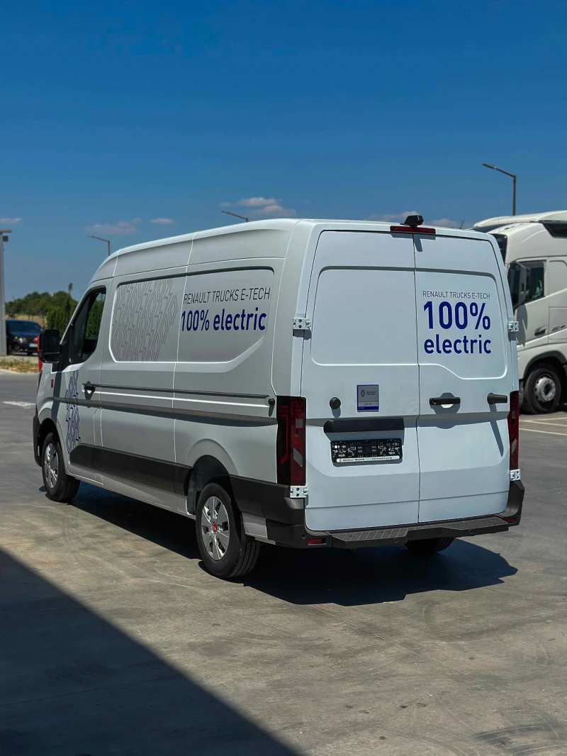 Renault Master * E-TECH* ELECTRIC* , снимка 10 - Бусове и автобуси - 50819491