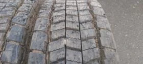 Гуми Зимни 215/75R17.5, снимка 3