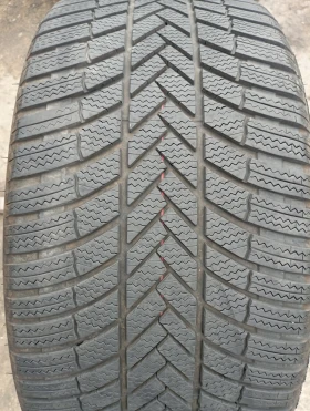 Гуми Зимни 275/35R21, снимка 1