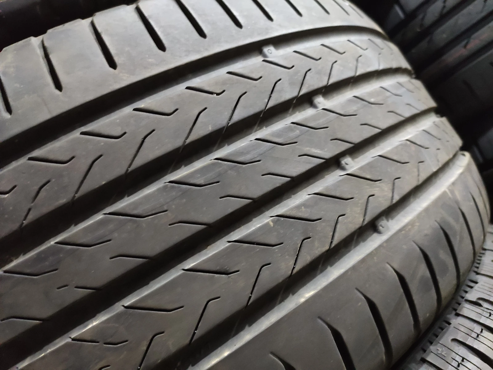 Гуми Летни 225/55R18, снимка 2 - Гуми и джанти - 55477490