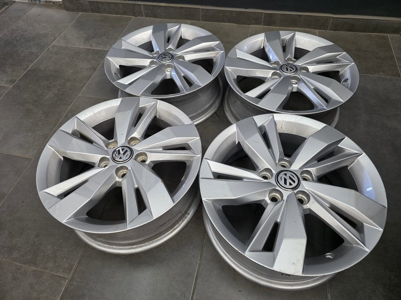 Джанти за VW, снимка 4 - Гуми и джанти - 56729894