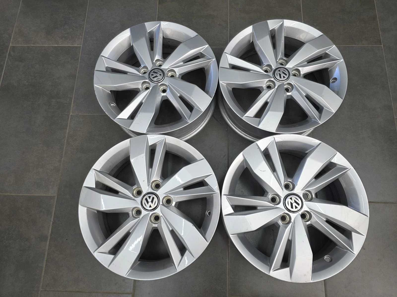 Джанти за VW, снимка 3 - Гуми и джанти - 56729894