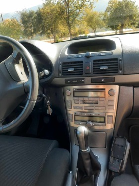 Toyota Avensis, снимка 8 - Автомобили и джипове - 44685674