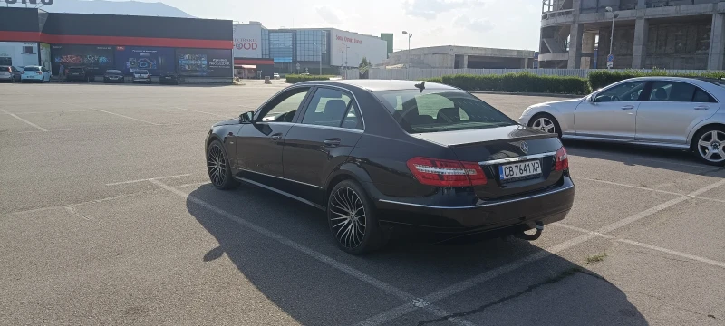 Mercedes-Benz E 200 220CDI, снимка 9 - Автомобили и джипове - 48596059