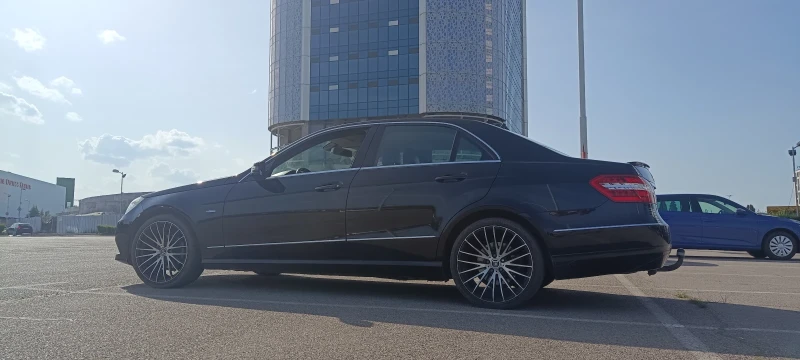 Mercedes-Benz E 200 220CDI, снимка 10 - Автомобили и джипове - 48596059