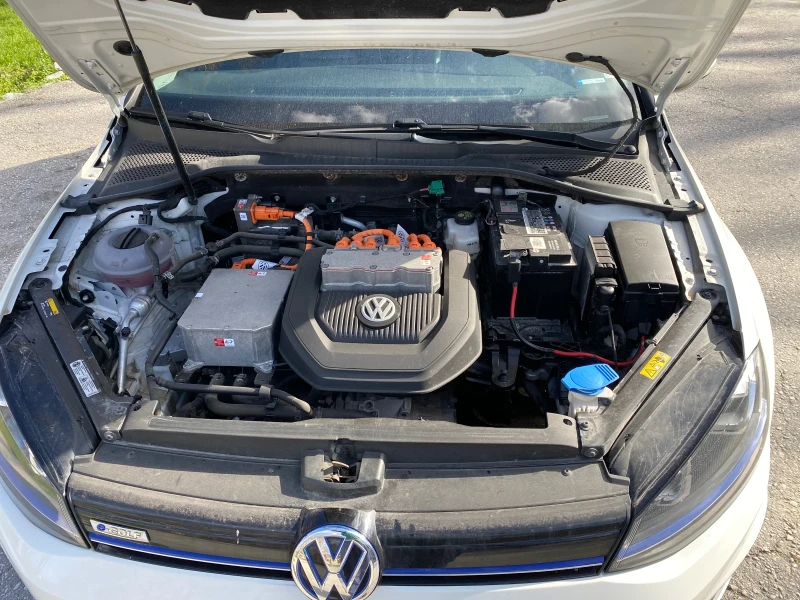 VW Golf eGolf, снимка 11 - Автомобили и джипове - 49215861