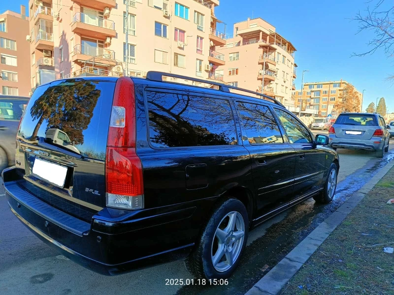 Volvo V70, снимка 4 - Автомобили и джипове - 48935351