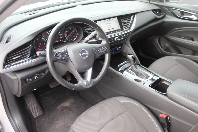 Opel Insignia КЛИЕНТСКИ АВТОМОБИЛ, снимка 6 - Автомобили и джипове - 48979705