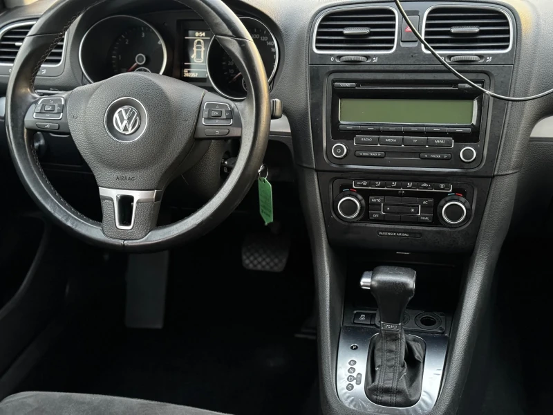 VW Golf 1.6TDI/105kc./DSG, снимка 14 - Автомобили и джипове - 52448248