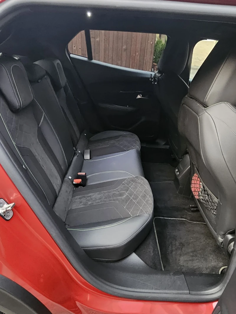 Peugeot 2008 GT 130кс ЕАТ8, снимка 12 - Автомобили и джипове - 52623235