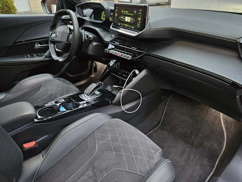 Peugeot 2008 GT 130кс ЕАТ8, снимка 10 - Автомобили и джипове - 52623235