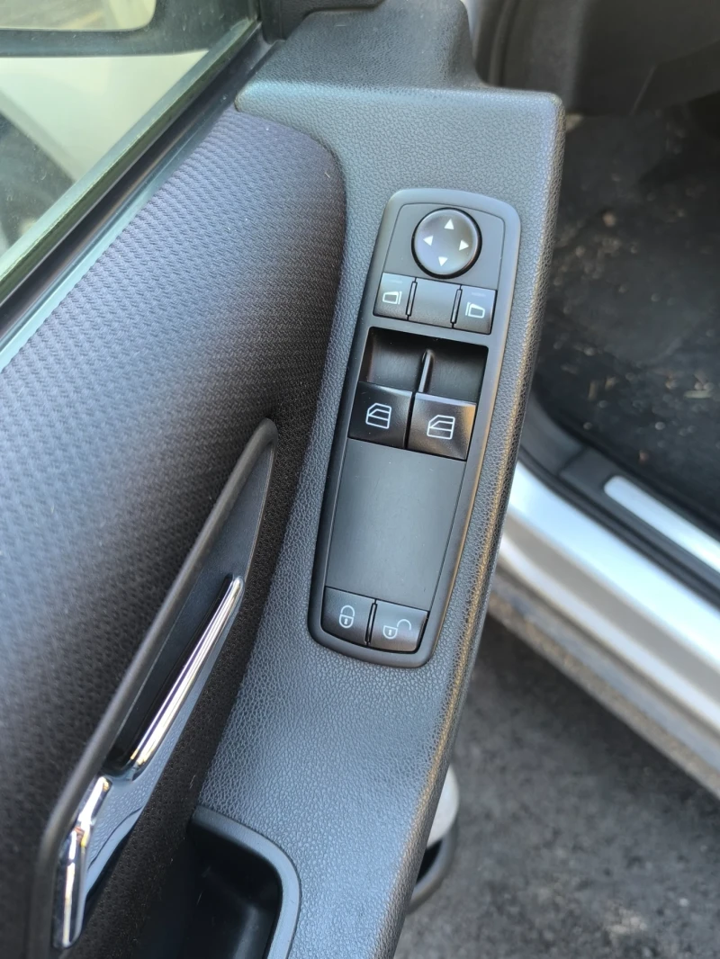 Mercedes-Benz A 180, снимка 8 - Автомобили и джипове - 52742214