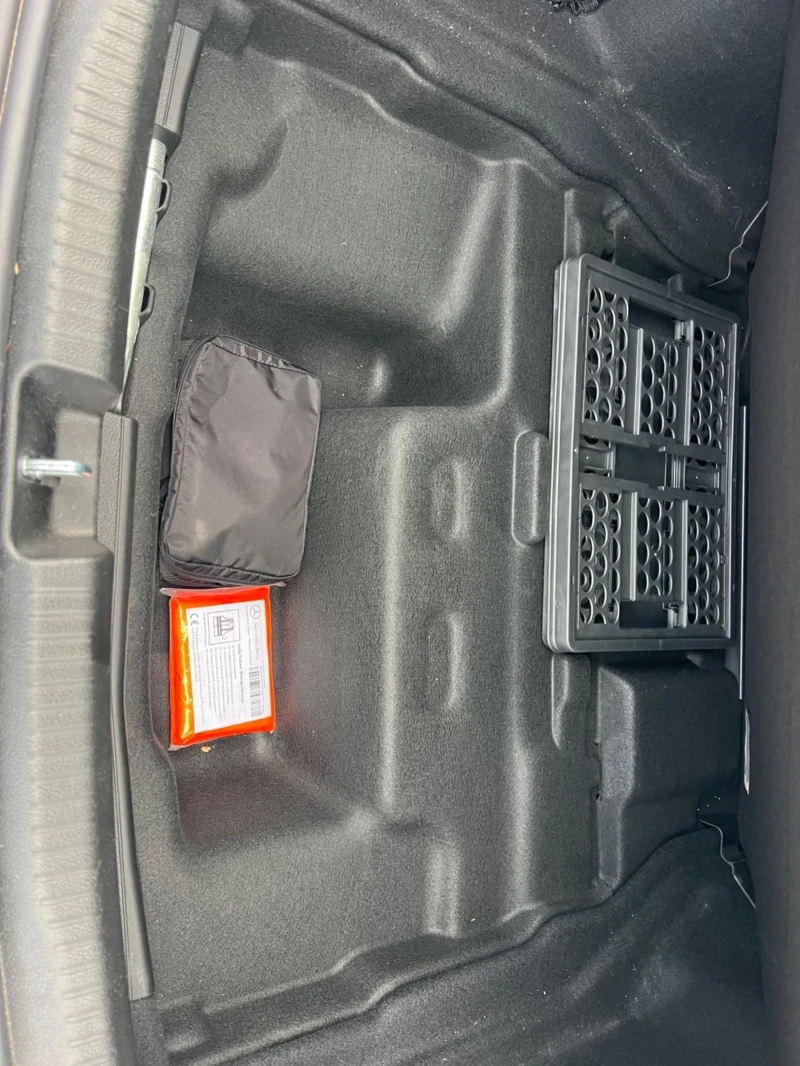 Mercedes-Benz C 220 4-MATIC AMG PANORAMA FULL, снимка 13 - Автомобили и джипове - 52971943