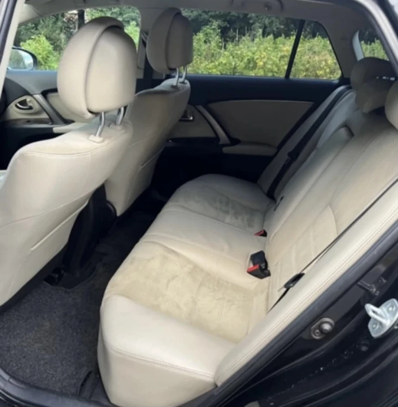 Toyota Avensis, снимка 11 - Автомобили и джипове - 53169030