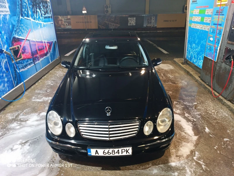 Mercedes-Benz E 220, снимка 8 - Автомобили и джипове - 53515617