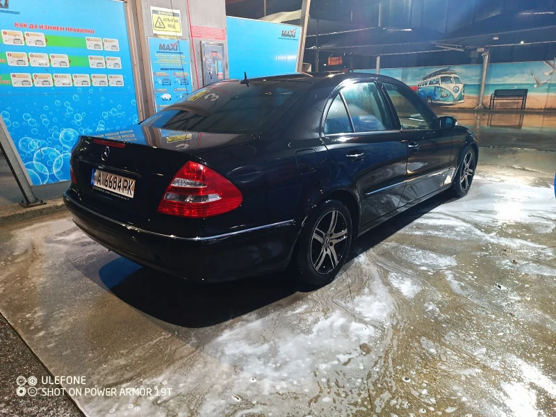 Mercedes-Benz E 220, снимка 5 - Автомобили и джипове - 53515617