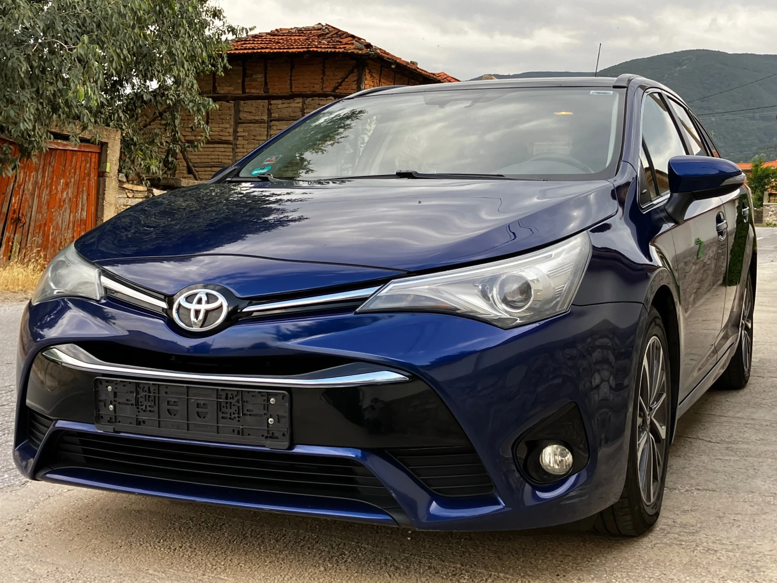 Toyota Avensis Panorama 143кс - изображение 4