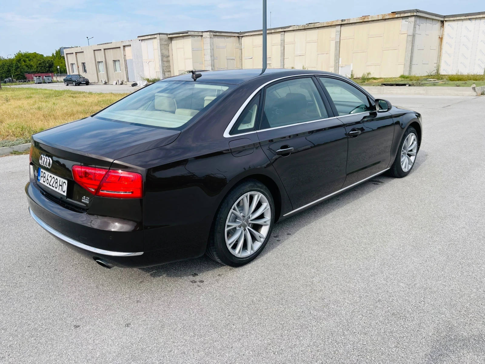 Audi A8 A8 L 4.2 quattro - изображение 4