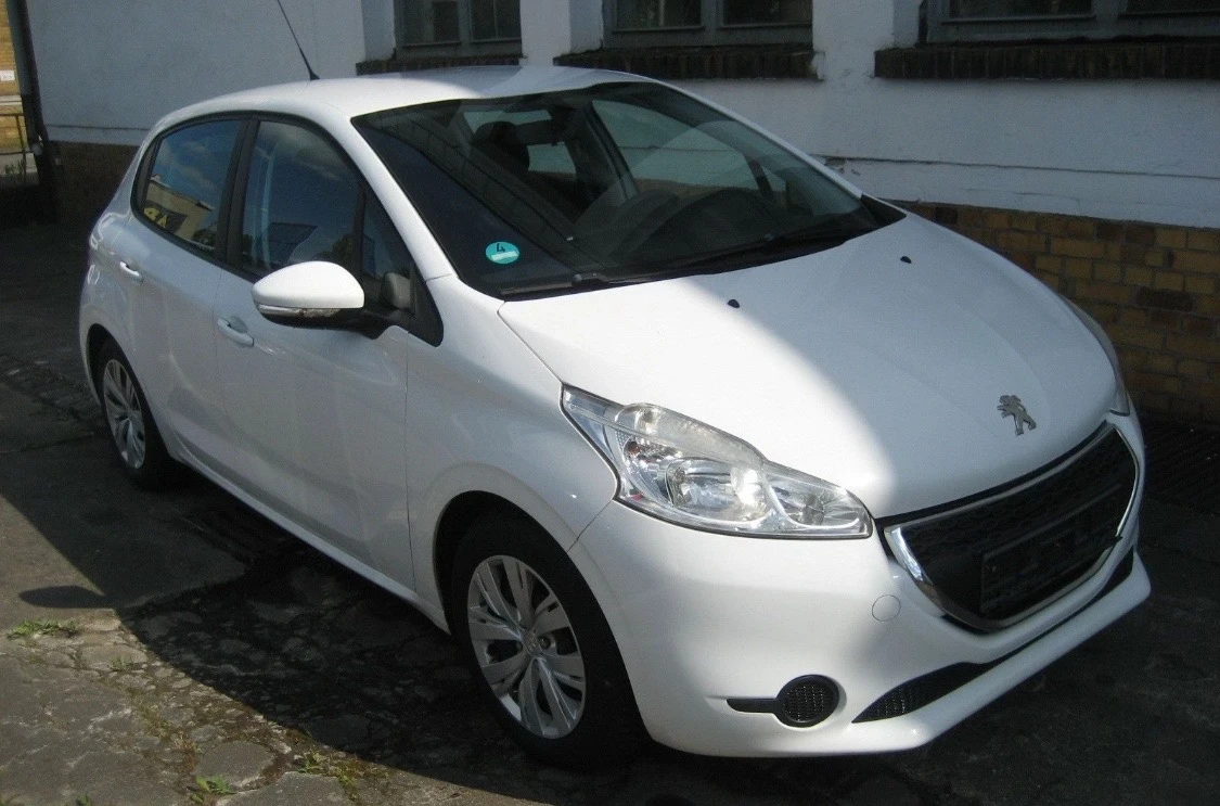 Peugeot 208 1.2 - изображение 2
