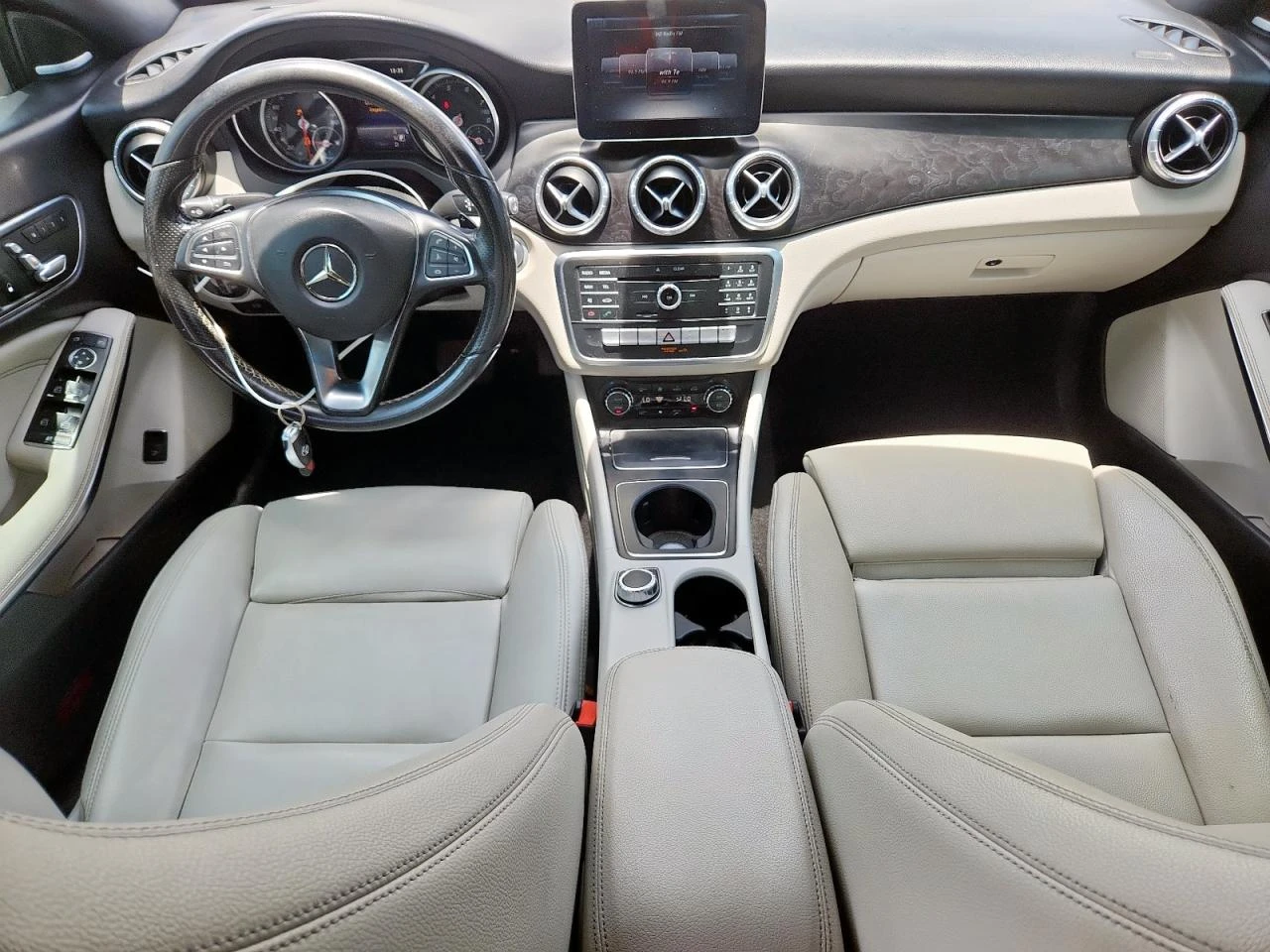 Mercedes-Benz CLA 250 * Възможност за лизинг* Крайна цена до БГ*  - изображение 8
