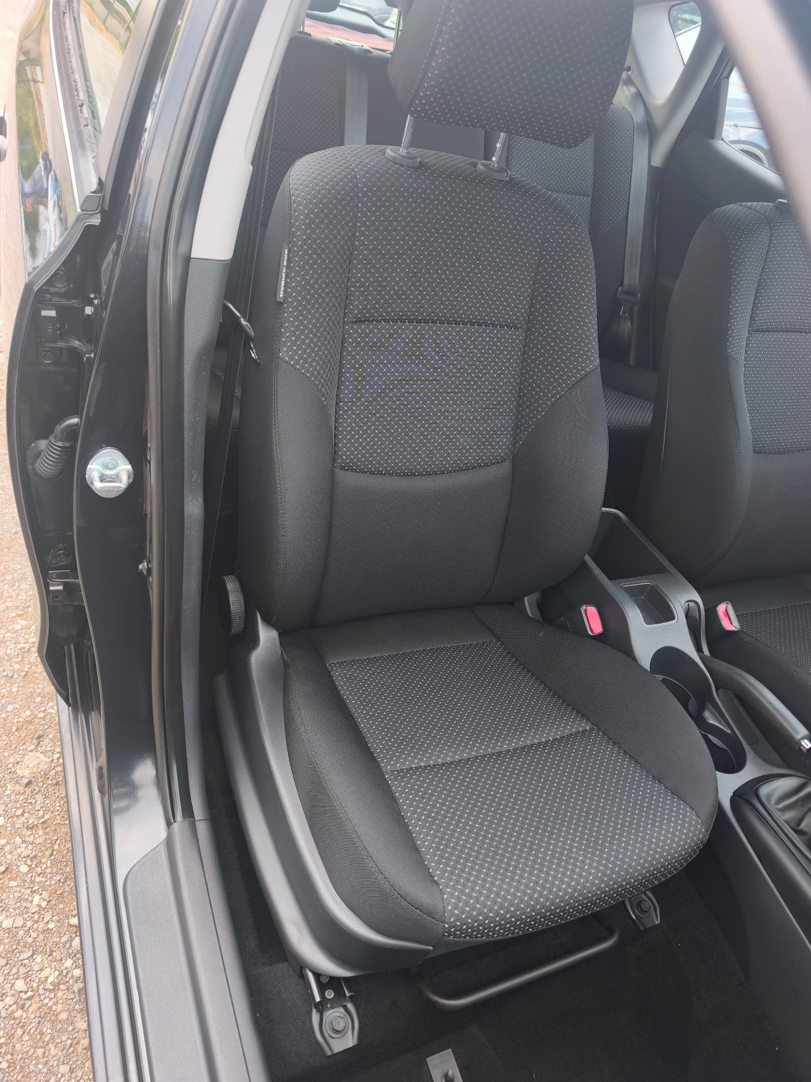 Hyundai I30 1.4- 109 кс-FACE-КАТО НОВА - изображение 10