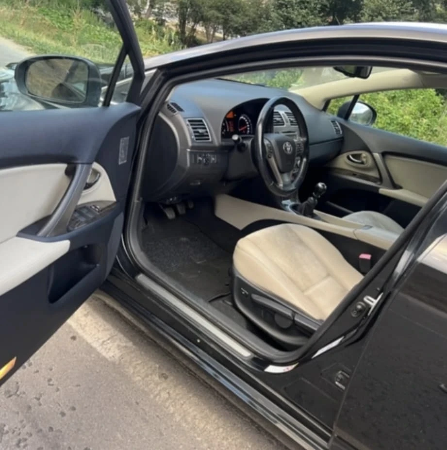 Toyota Avensis  - изображение 7