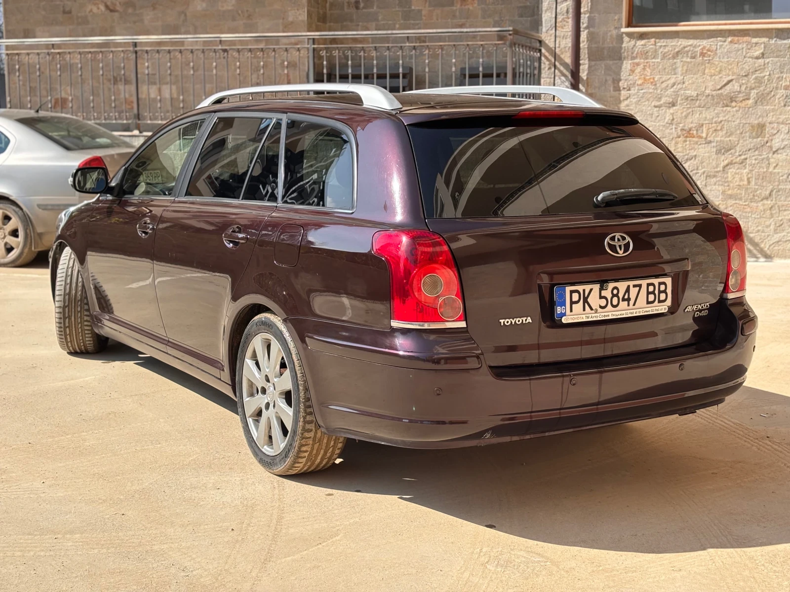 Toyota Avensis 2.2 D4D, снимка 6 - Автомобили и джипове - 53748769