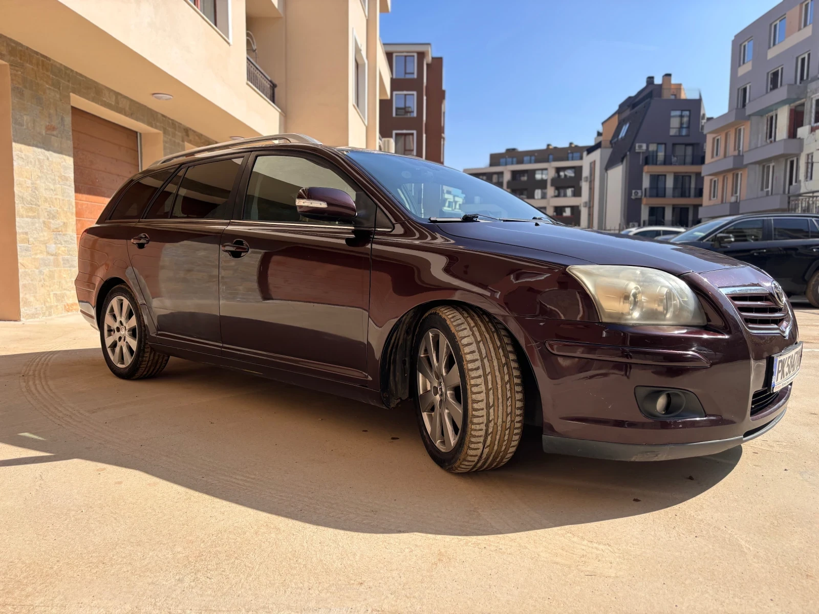 Toyota Avensis 2.2 D4D, снимка 4 - Автомобили и джипове - 53748769