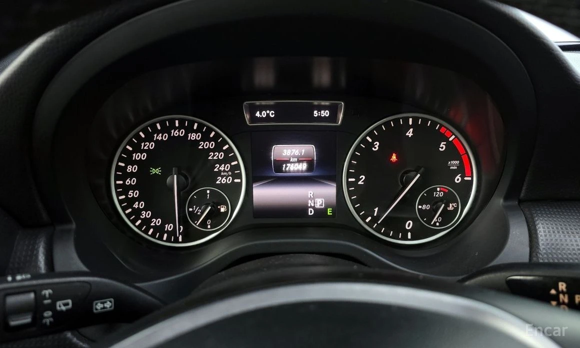 Mercedes-Benz A 200, снимка 8 - Автомобили и джипове - 53945842