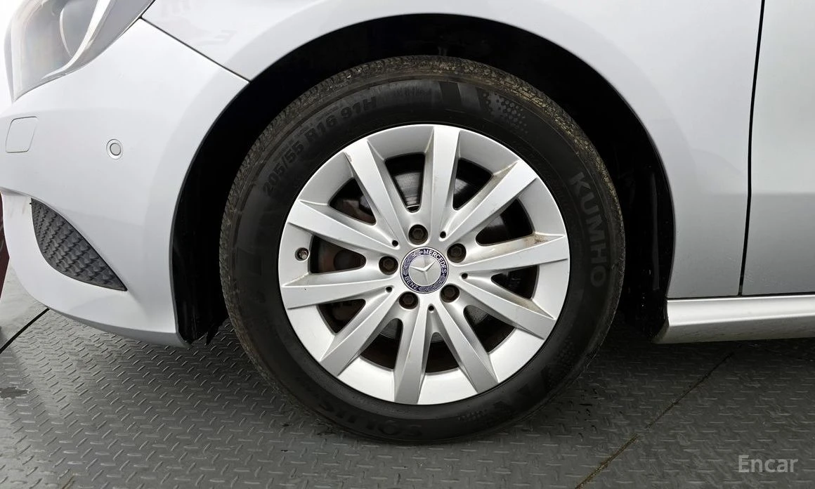 Mercedes-Benz A 200, снимка 5 - Автомобили и джипове - 53945842