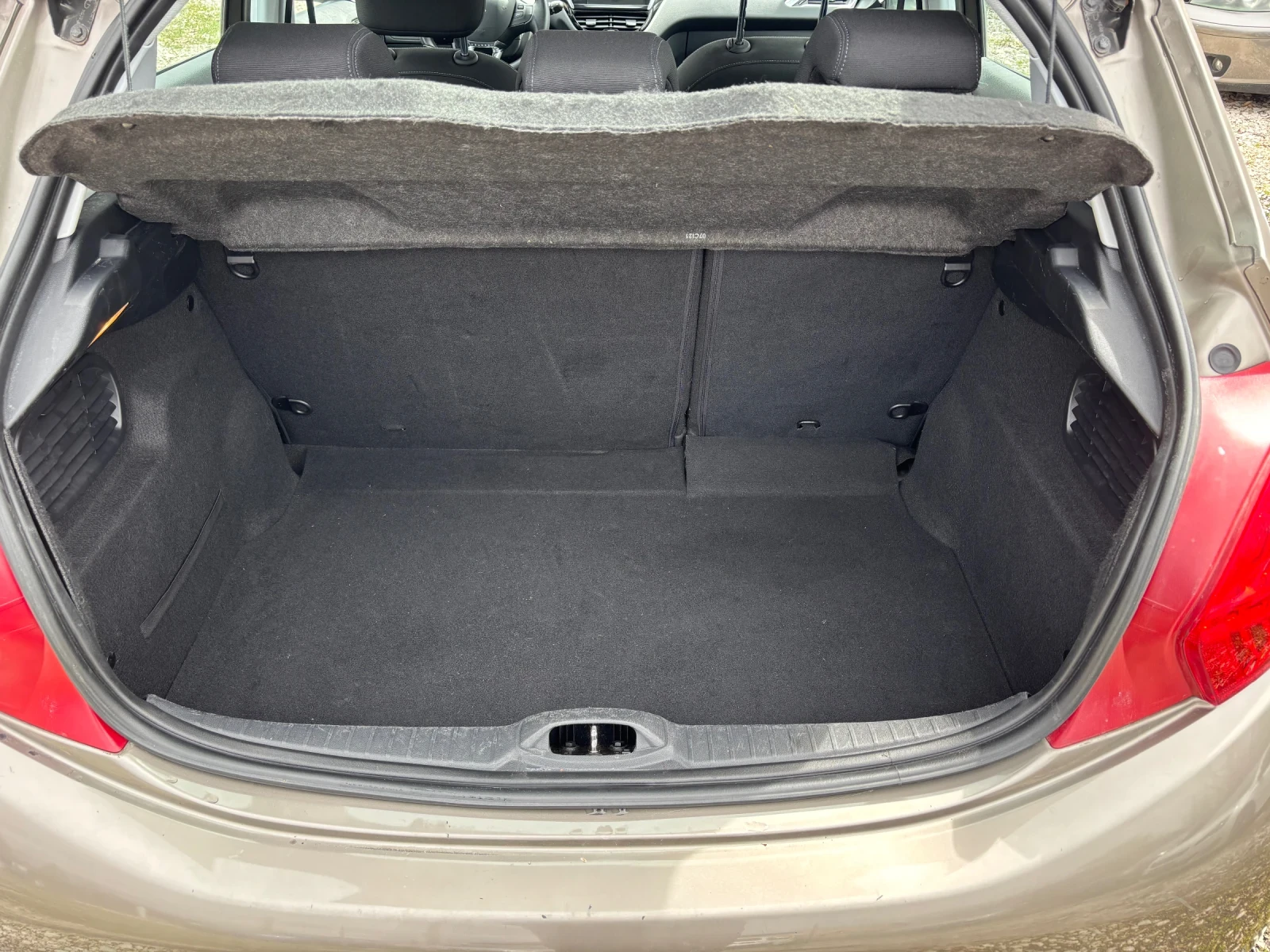 Peugeot 208 1.6 hdi navi, снимка 12 - Автомобили и джипове - 54106657