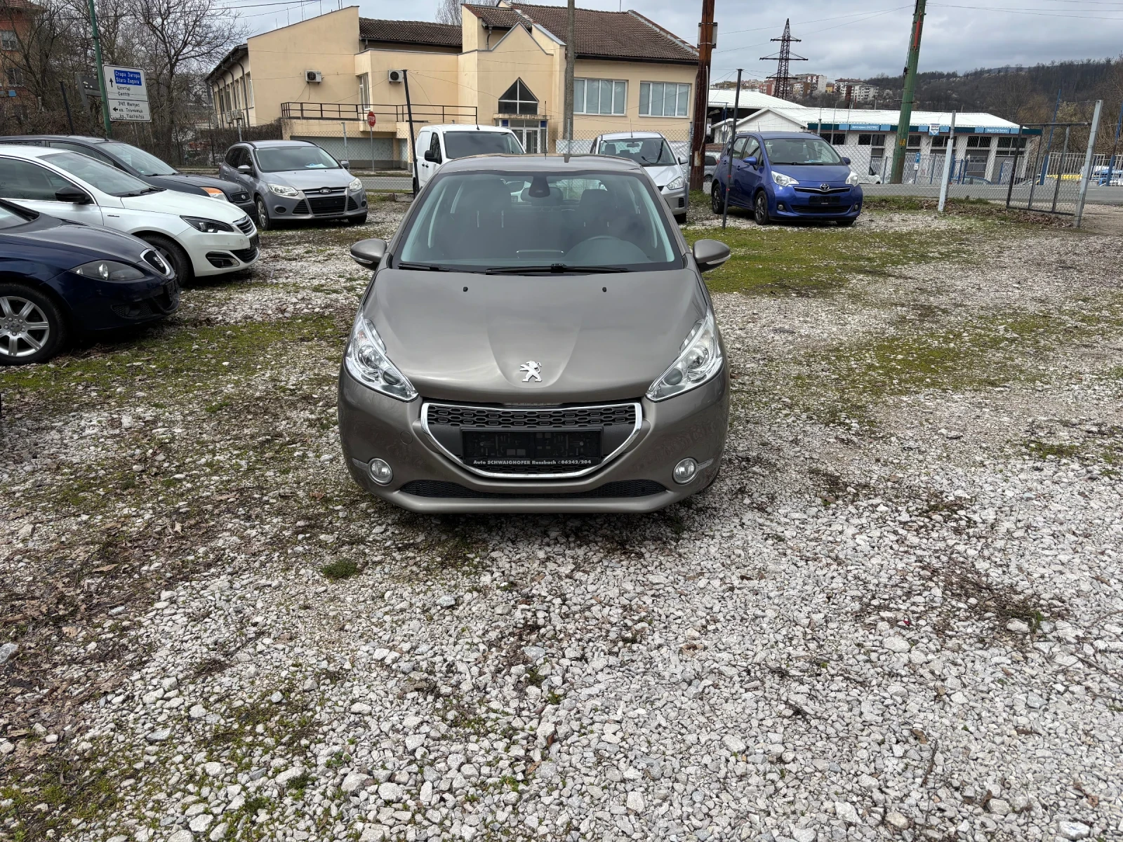 Peugeot 208 1.6 hdi navi, снимка 2 - Автомобили и джипове - 54106657