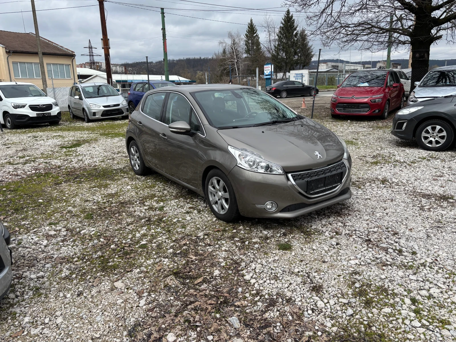 Peugeot 208 1.6 hdi navi, снимка 3 - Автомобили и джипове - 54106657