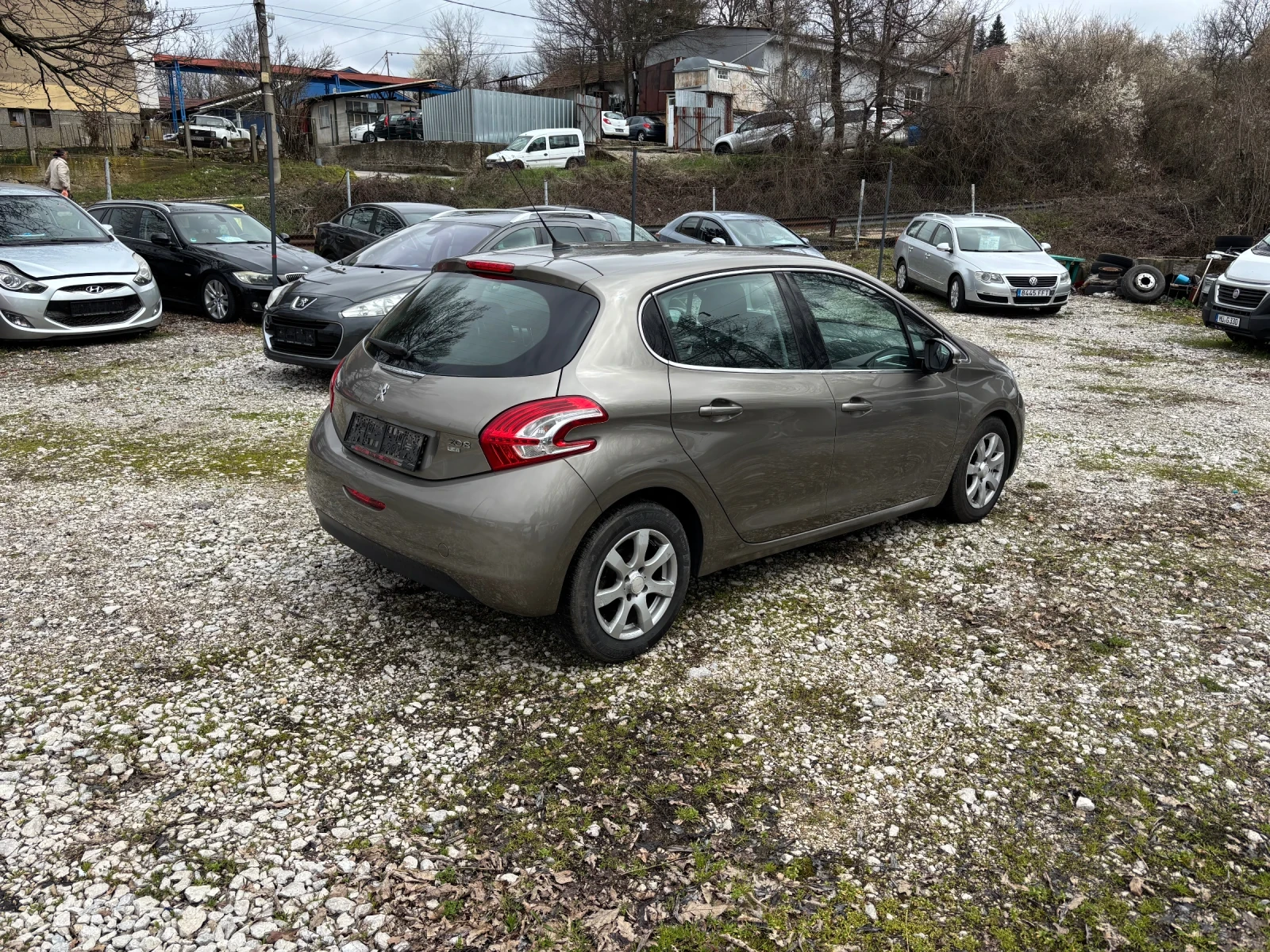 Peugeot 208 1.6 hdi navi, снимка 4 - Автомобили и джипове - 54106657