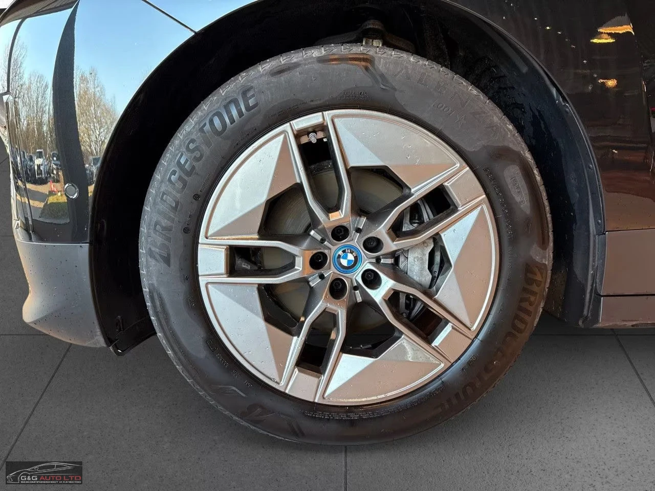 BMW iX xDRIVE40/325HP/NAVI/HUD/CAM/ACC/LED/275z, снимка 5 - Автомобили и джипове - 54121867