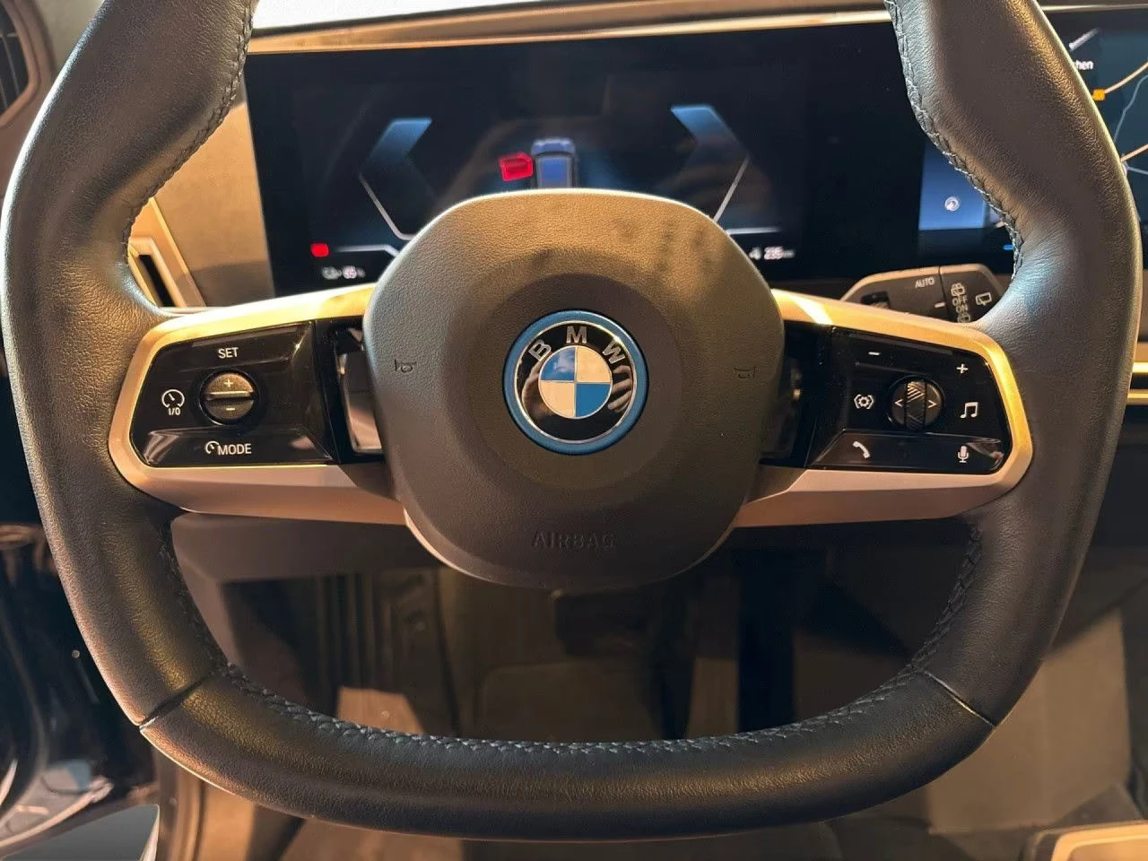 BMW iX xDRIVE40/325HP/NAVI/HUD/CAM/ACC/LED/275z, снимка 7 - Автомобили и джипове - 54121867