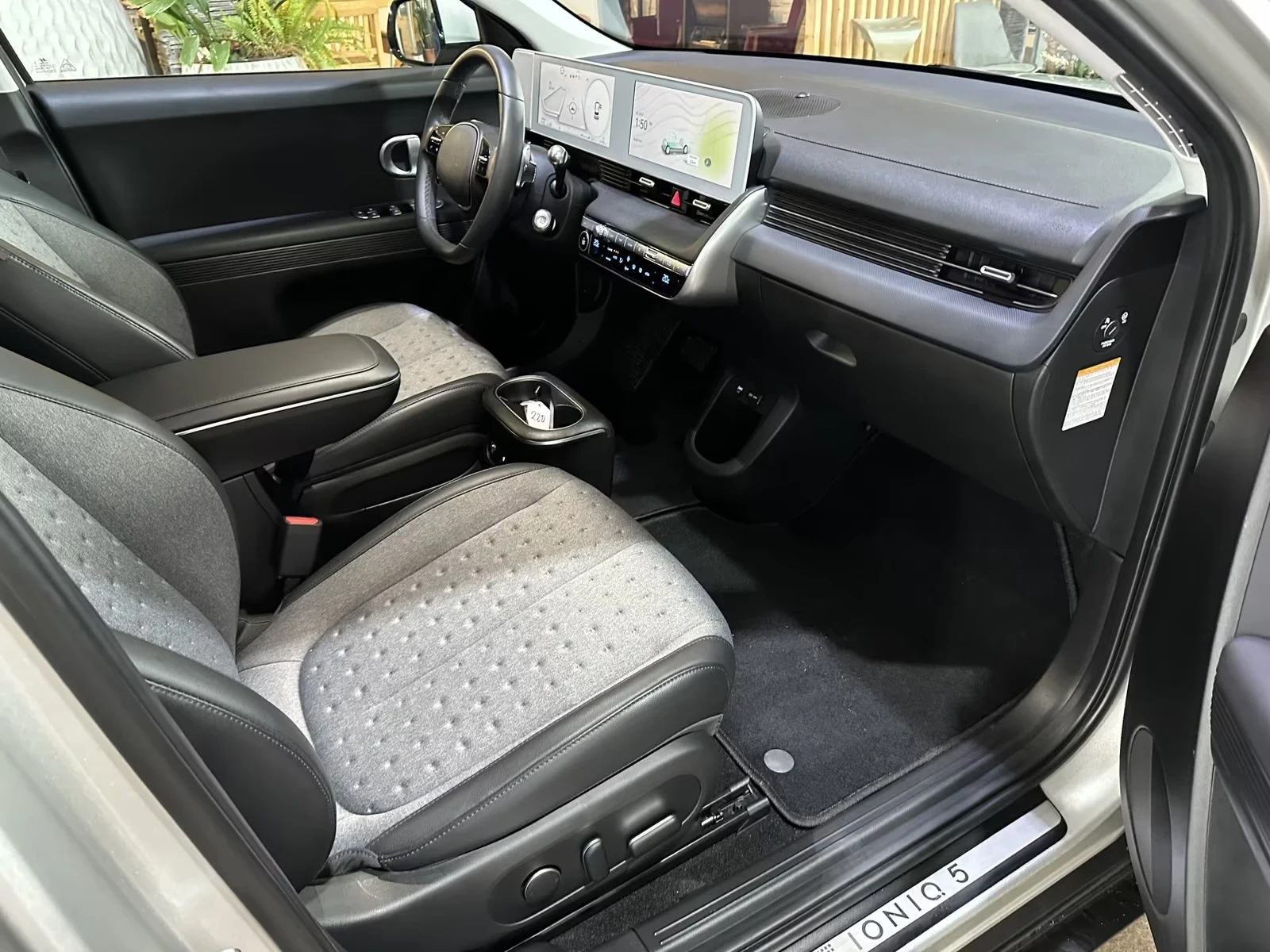 Hyundai Ioniq 5 77.4KW* 325H.P.* AWD* ГАРАНЦИЯ, снимка 4 - Автомобили и джипове - 54543002