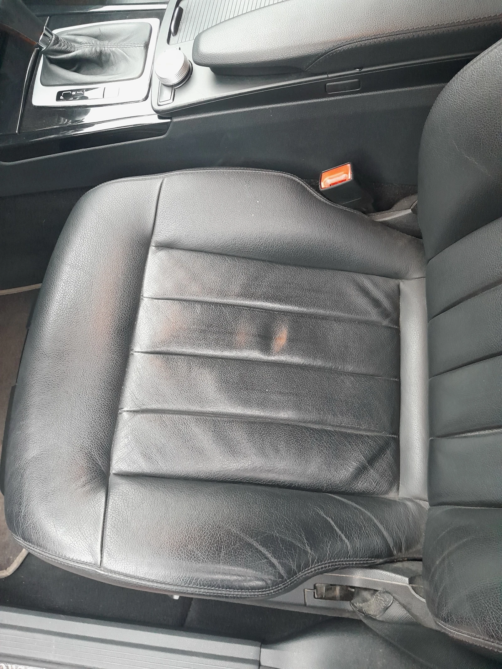Mercedes-Benz E 220 AMG Elegance, снимка 16 - Автомобили и джипове - 54554186
