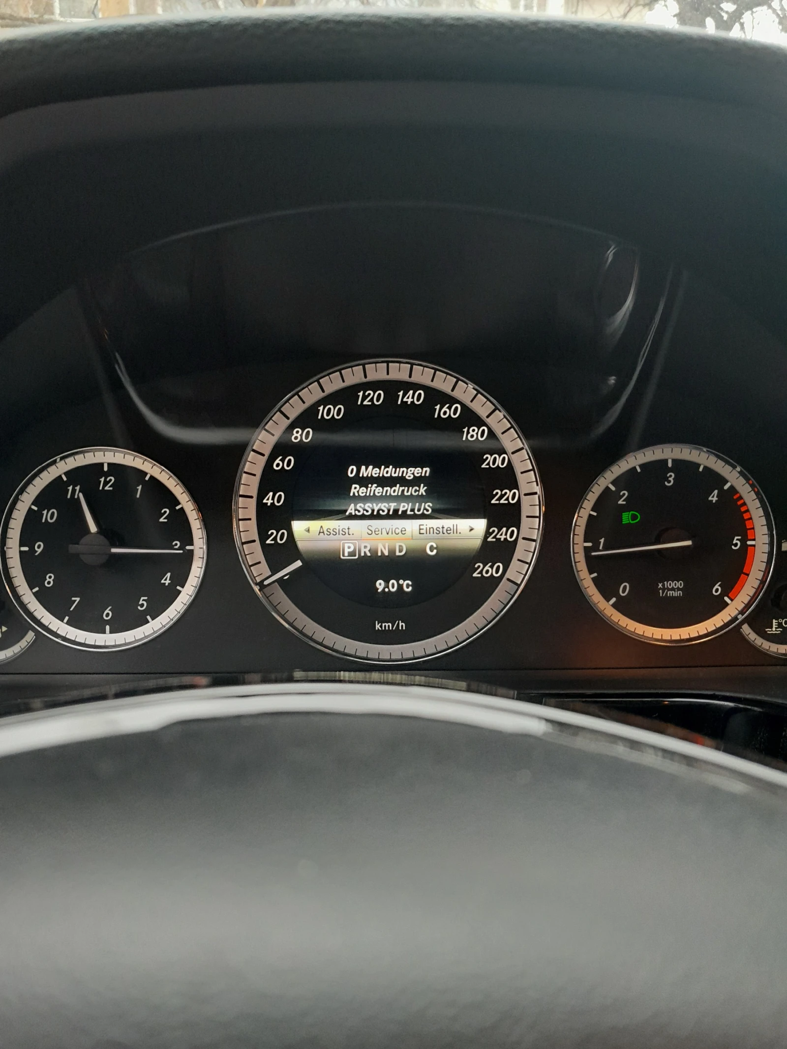Mercedes-Benz E 220 AMG Elegance, снимка 12 - Автомобили и джипове - 54554186