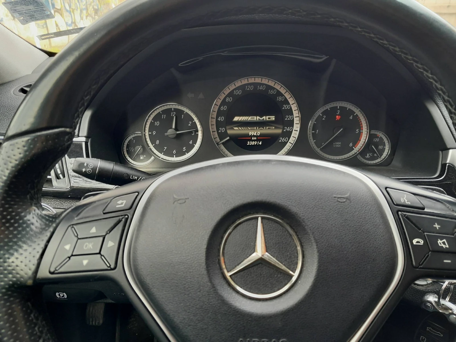 Mercedes-Benz E 220 AMG Elegance, снимка 8 - Автомобили и джипове - 54554186