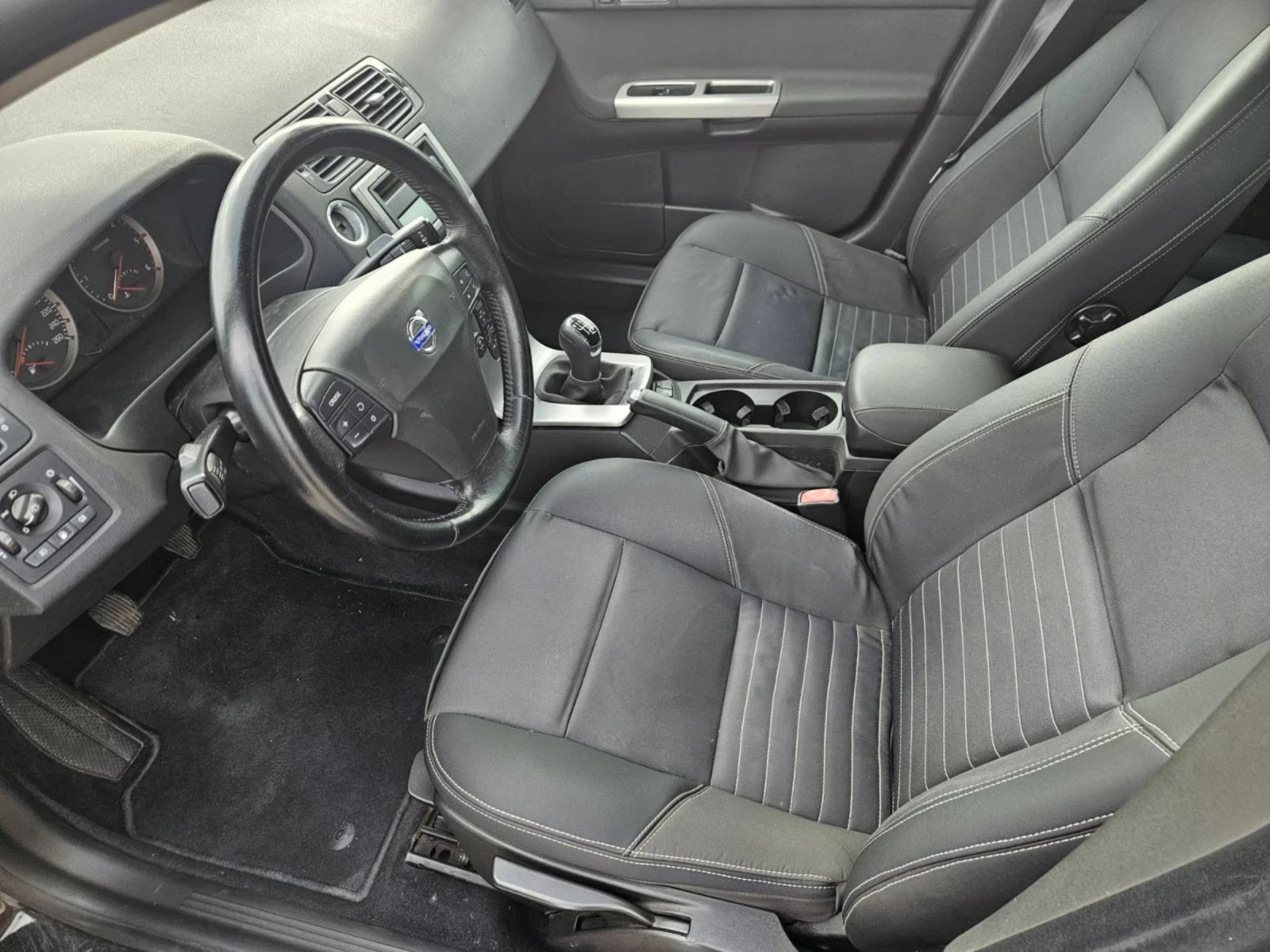Volvo V50 2.0tdi* klima* , снимка 11 - Автомобили и джипове - 55374829