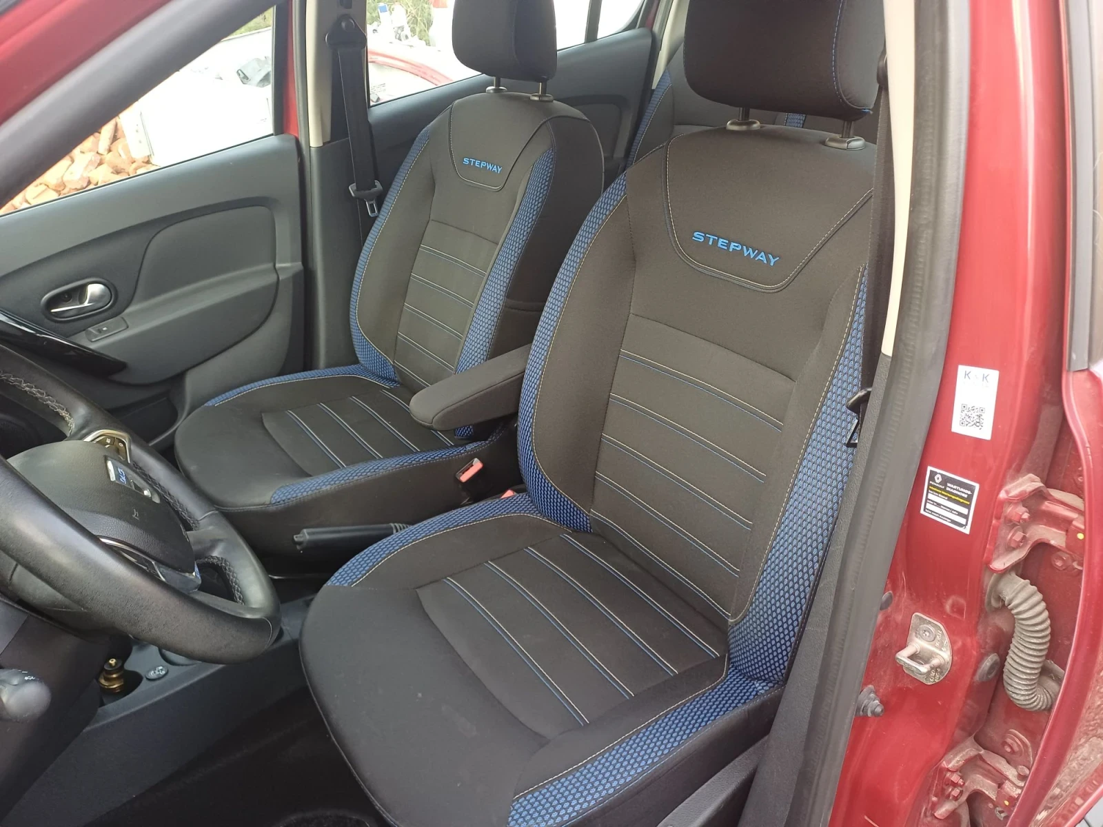 Dacia Sandero Eco-G 100 климатроник, снимка 4 - Автомобили и джипове - 55896328