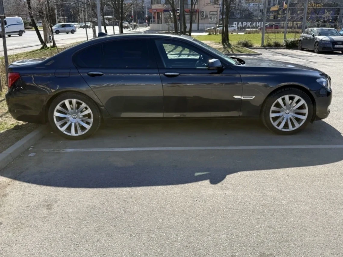 BMW 730, снимка 2 - Автомобили и джипове - 56163543