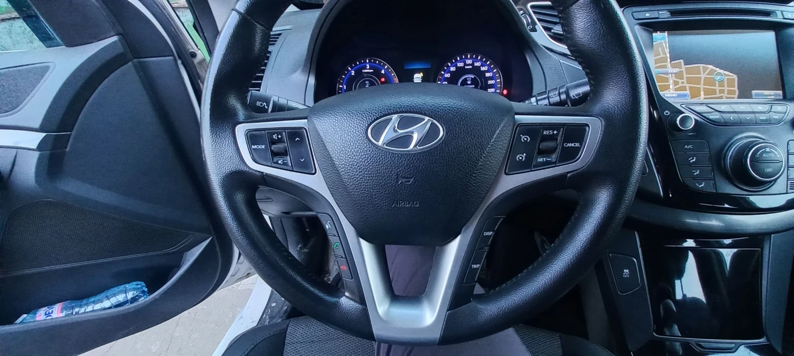 Hyundai I40 комби, снимка 5 - Автомобили и джипове - 56365126