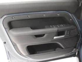 Land Rover Defender 110 D300 X-Dynamic SE, снимка 8
