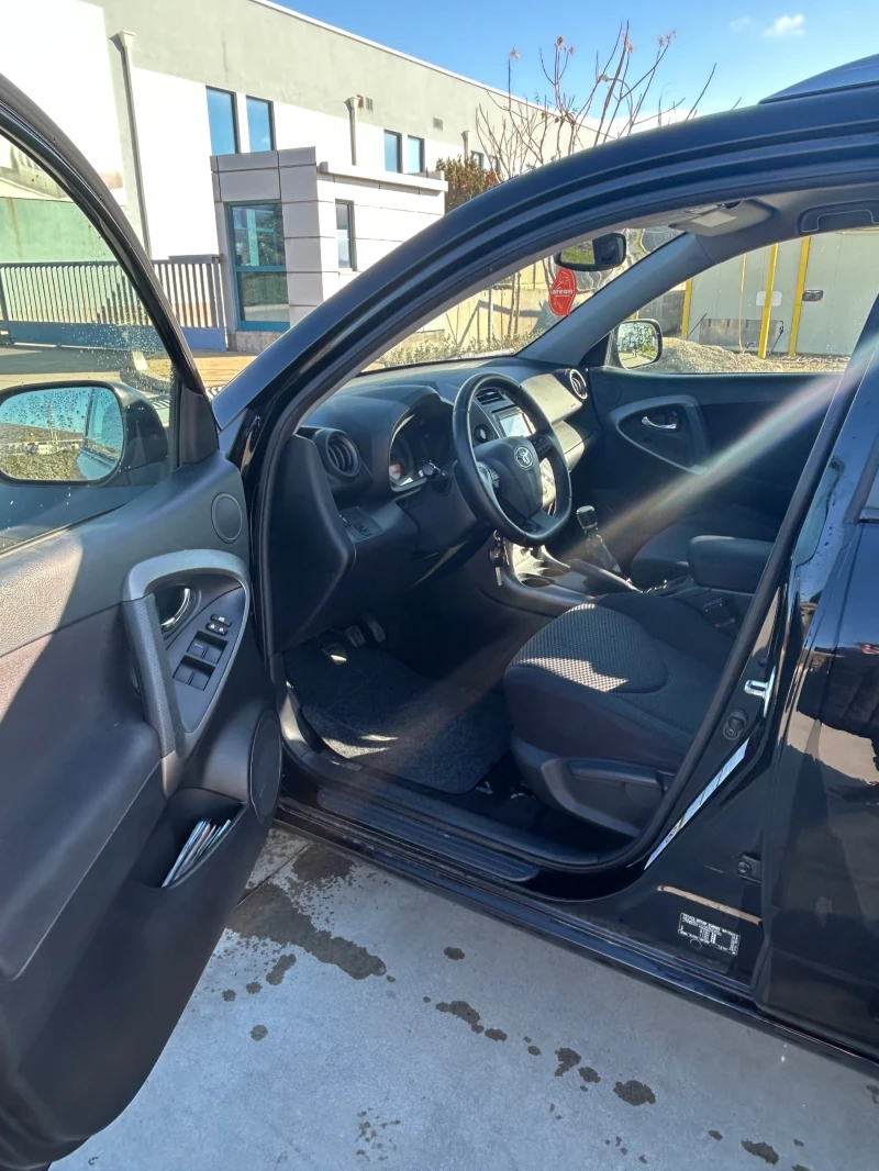 Toyota Rav4, снимка 9 - Автомобили и джипове - 47998572