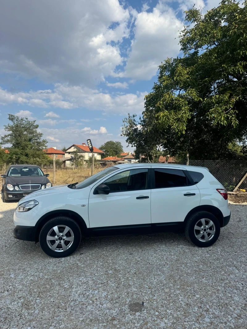 Nissan Qashqai 1.6, снимка 2 - Автомобили и джипове - 48820171