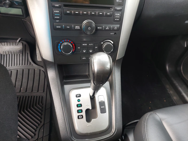 Chevrolet Captiva 2, 0d 150ps 4x4 КОЖА, снимка 13 - Автомобили и джипове - 52130961