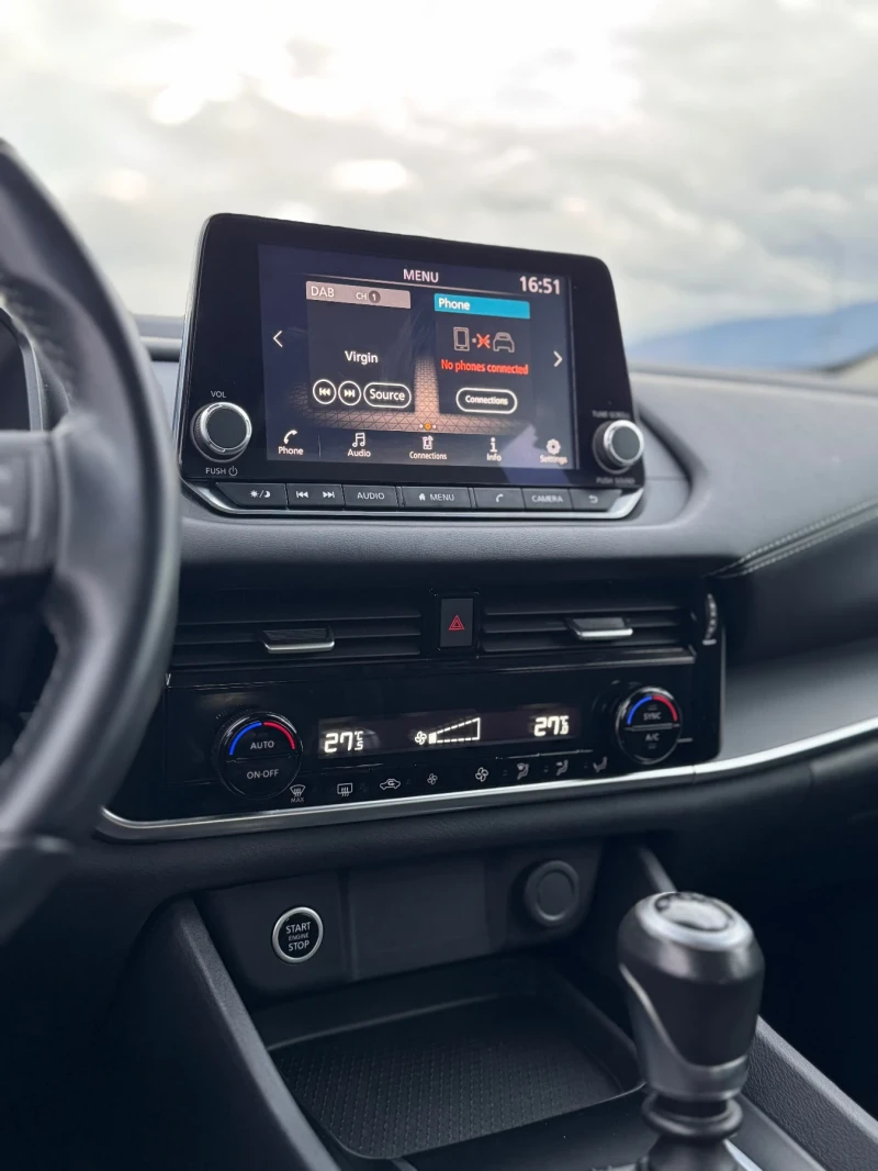 Nissan Qashqai, снимка 11 - Автомобили и джипове - 52370216