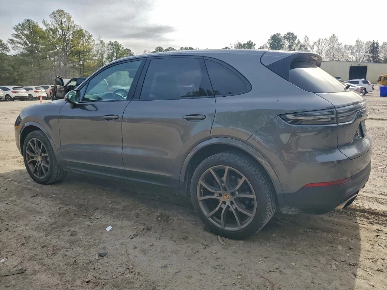 Porsche Cayenne  - изображение 2